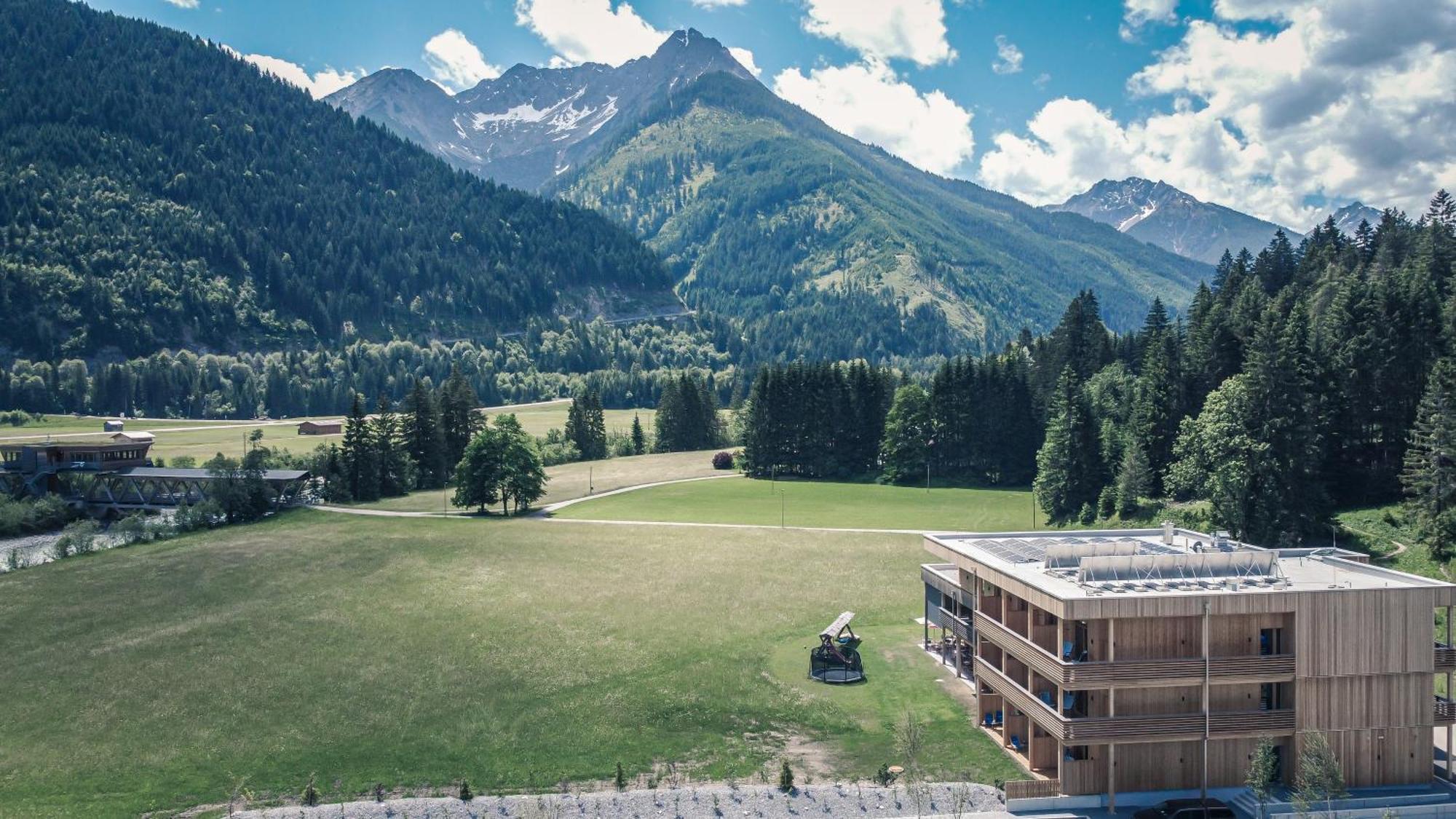 Boutique Hotel Lechzeit Elmen Екстериор снимка